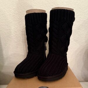 NEW toddler girls US size 7 UGG cabled knit black boots